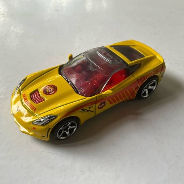 MB ‘15 Corvette Stingray Yellow (Fire Dept...