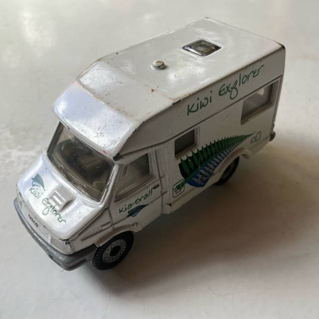 Siku (Kiwi Explorer) White Camper 1022