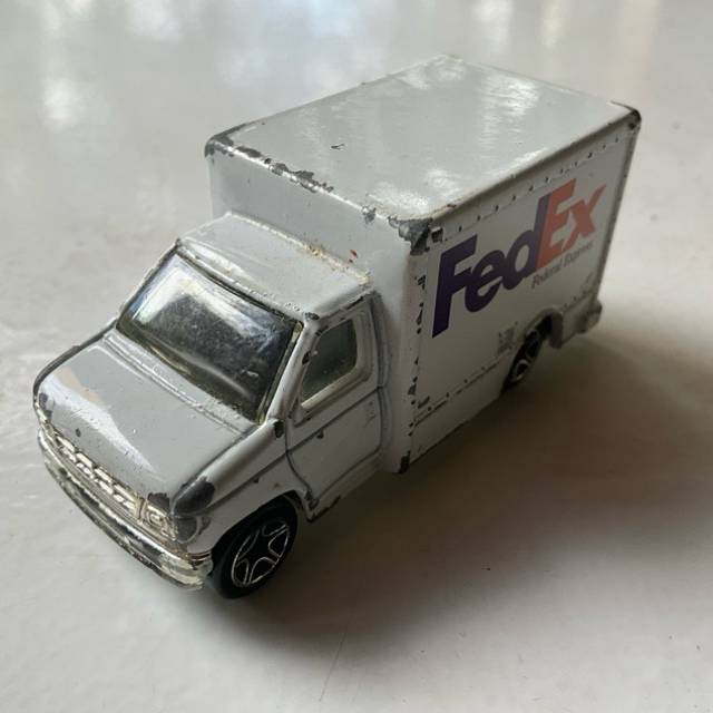 MB FORD BOX TRUCK White (FedEx) 1998