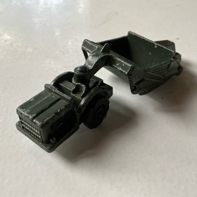 Fun Ho - Tractor Scraper No 55 (Army Pioneer...