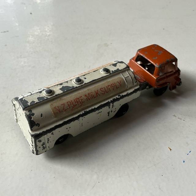 vintagetoy_48702.jpg
