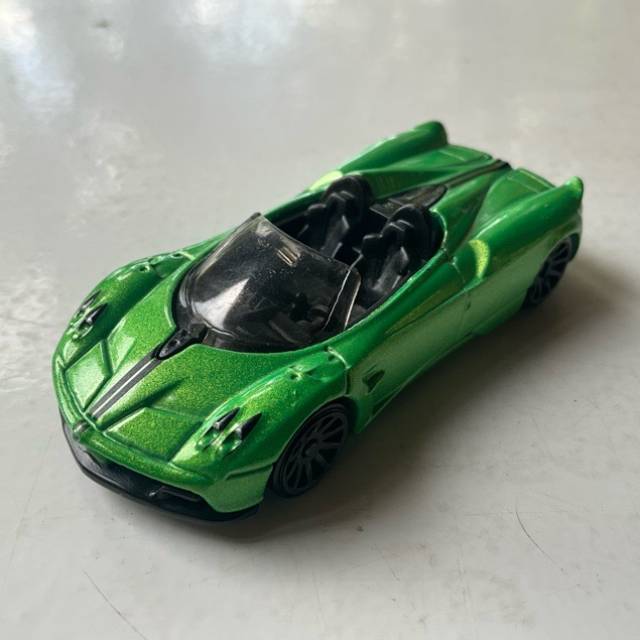 HL ‘17 Pagani Huayra Roaster Green DTW86 2...
