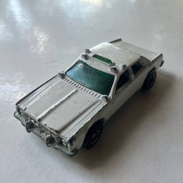 HL - White Dodge Monaco - Police Sheriff - 1...
