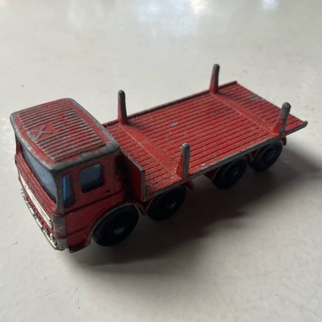 MB Red Pipe Truck No 10