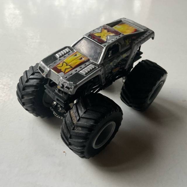 HL Monster Jam Max-O Monster Truck Silver 10...