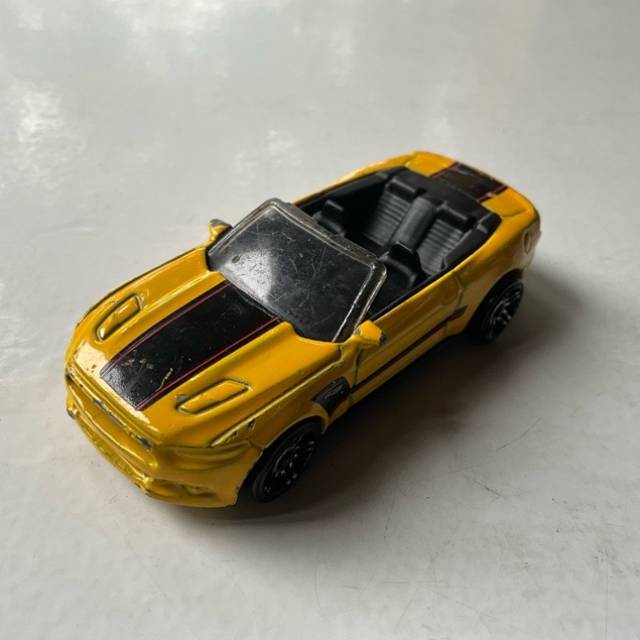 HL 2015 Ford Mustang GT Convertible yellow D...