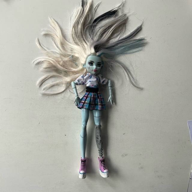 Monster High Frankie Stein Fashion Doll G3 2...