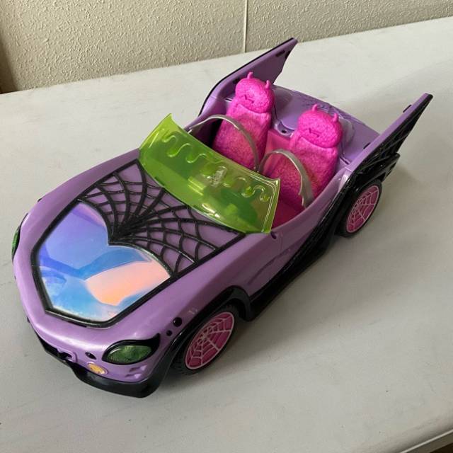 2022 Monster High G3 Ghoul Mobile Purple Car...