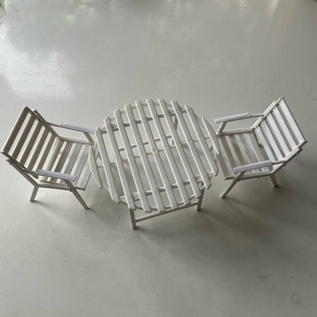 Barbie Patio Outdoor Table and Chairs (2) Se...