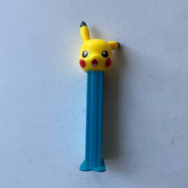 Pokemon Pikachu PEZ Candy Dispenser Yellow N...