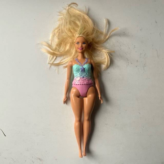 Curvy Barbie Dreamtopia Doll 2017 Blonde Hai...