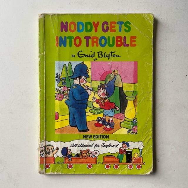 NODDY GETS INTO TROUBLE By Enid Blyton 1990