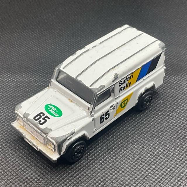 CORGI LAND ROVER White Safari Rally (BP)