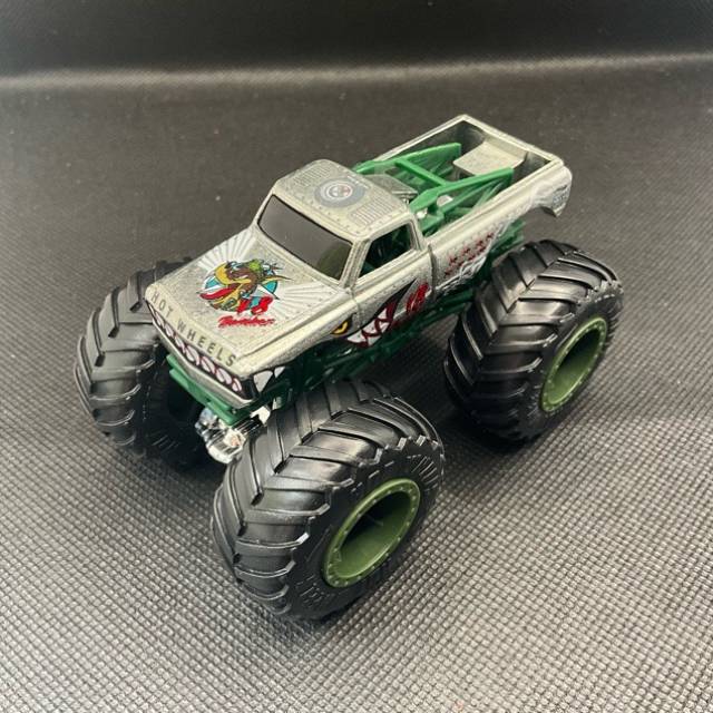 HL 2018 V8 BOMBER Monster Truck