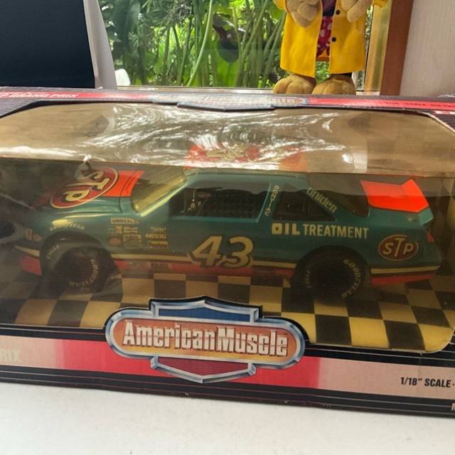 ERTL American Muscle Collectors Edition STP...