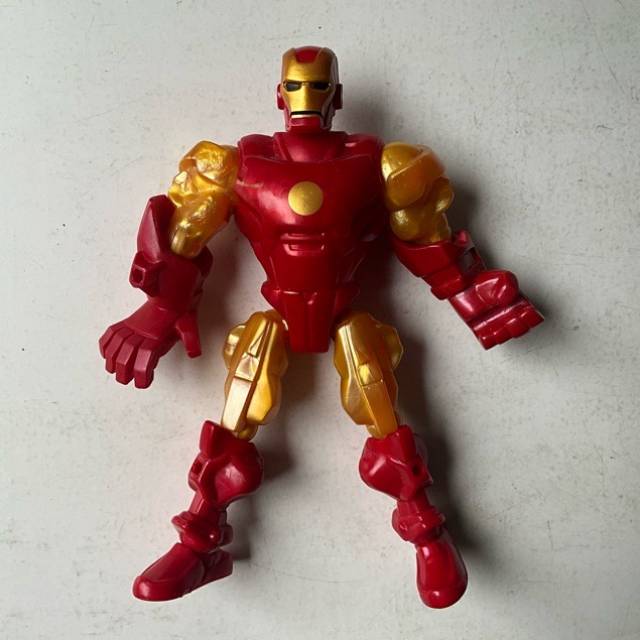 Hasbro Marvel Super Hero Mashers Iron Man 16...