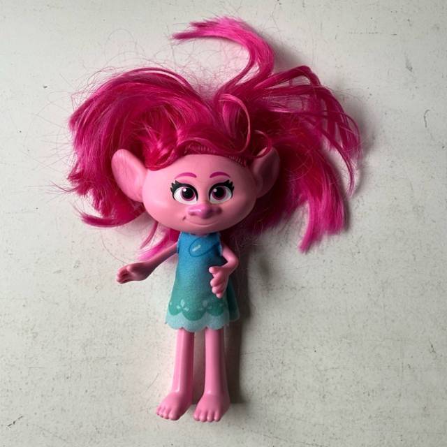 Trolls World Tour Stylin’ Poppy DreamWorks...