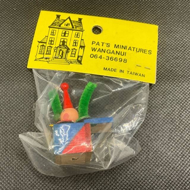 PAT’S MINIATURES Jack in the box