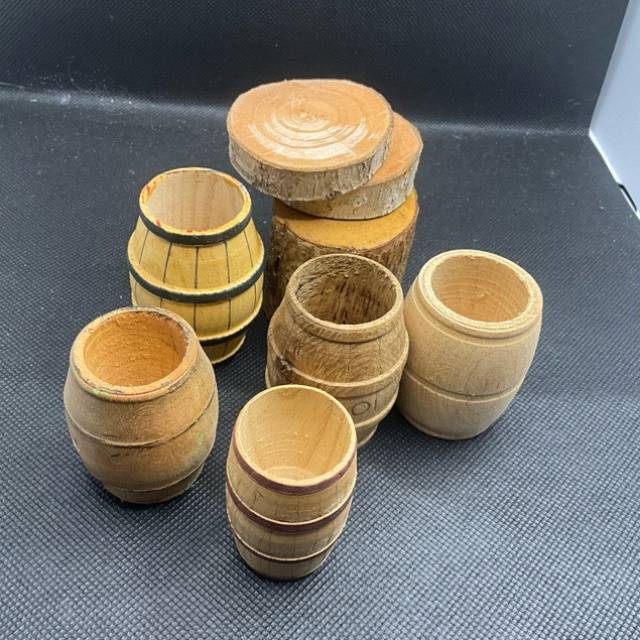 Miniature Dolls House - Wooden Barrels and W...