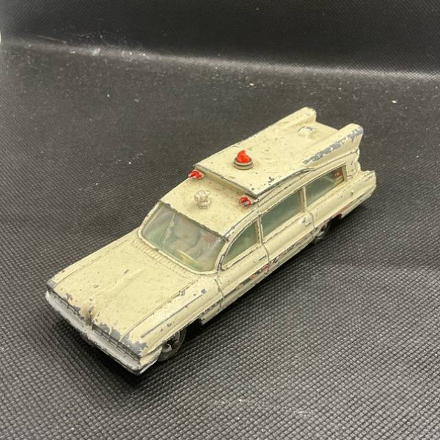 DINKY TOYS 263 SUPERIOR CRITERION AMBULANCE...