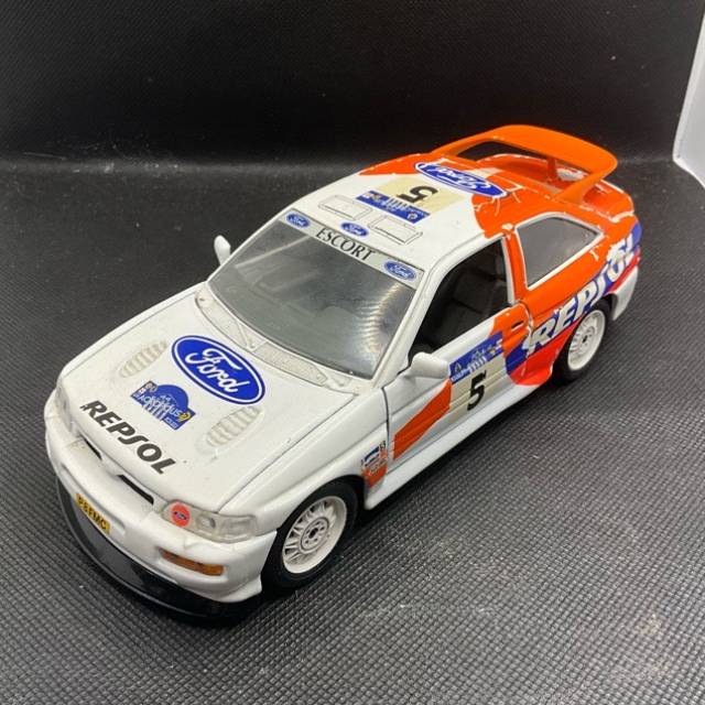 Burago FORD ESCORT RS COSWORTH 1 24 SCALE