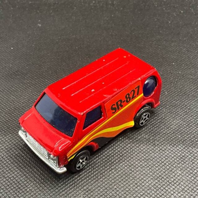 YATMING Bedford C F Van Red SR - 827