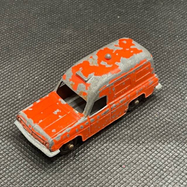 Fun Ho - Holden Ambulance Van 57mm 1967 - 19...