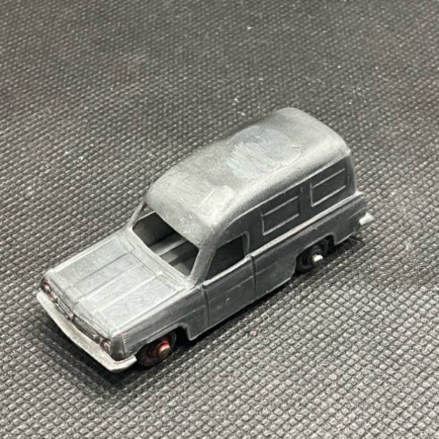 Fun Ho - Holden Ambulance Van 57mm 1967 - 19...