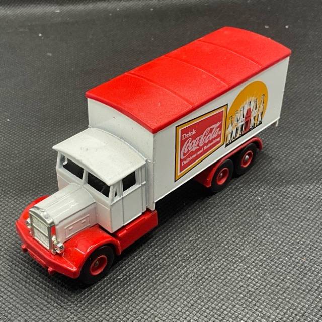 Lledo Promtional Model COKE TRUCK