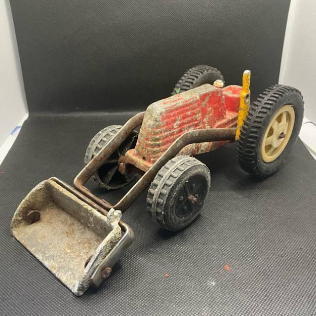 Fun Ho 532 Red Medium Front End Loader 248mm...