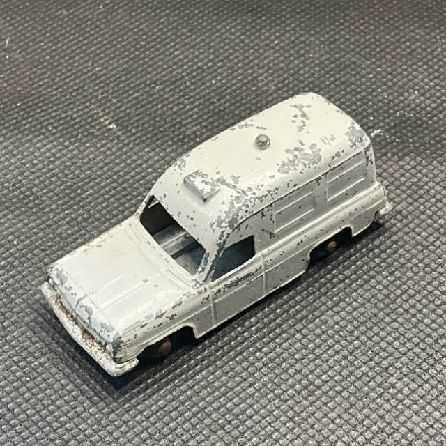 Fun Ho - Holden Ambulance Van 57mm 1967 - 19...