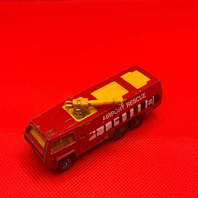 CORGI FIRE TRUCK AIRPORT RESCUE No 8