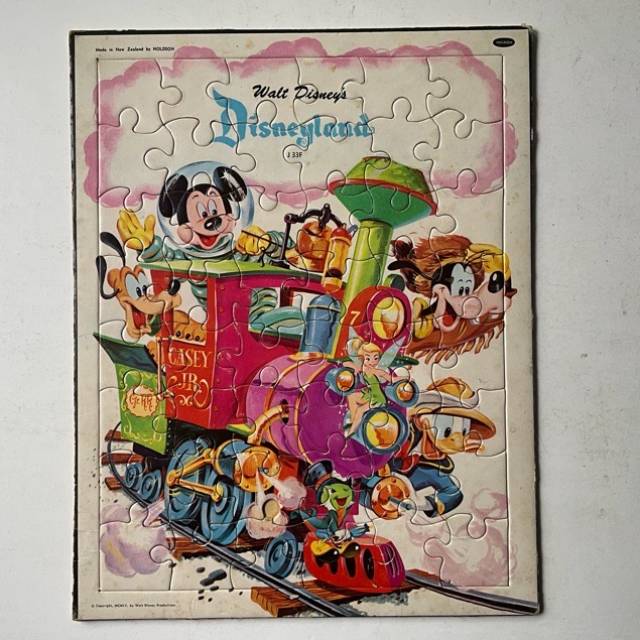 PUZZLE Disney Disneyland HOLDSON J33F