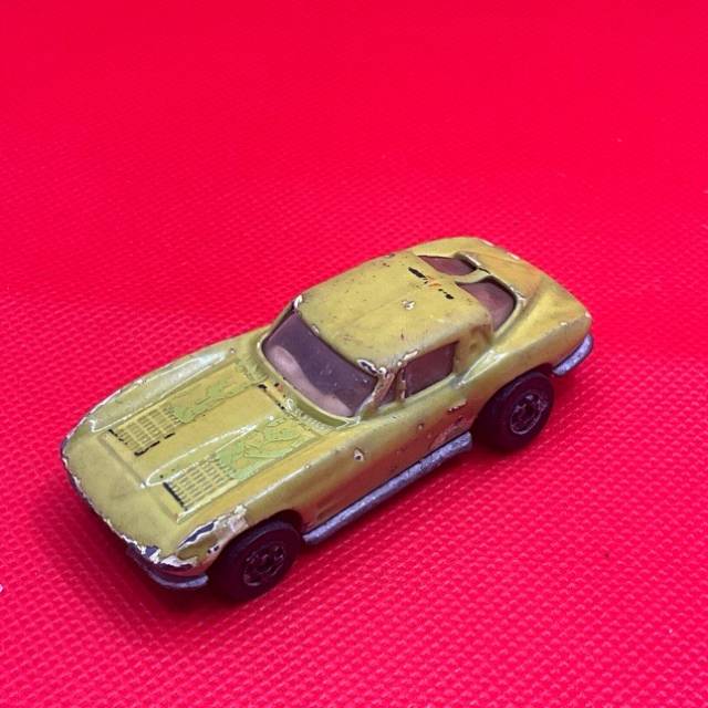 HL 1963 Chevrolet Corvette Split Window Yell...