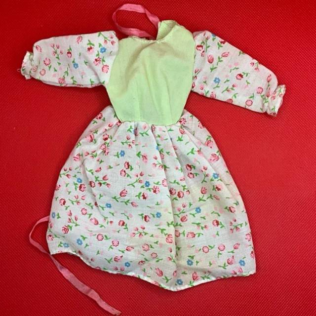 Barbie 1970s Green and flowery dress with pi...