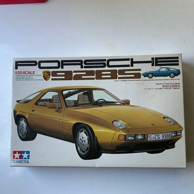 MODEL KIT PORSCHE 928S TAMIYA 1 20 Scale