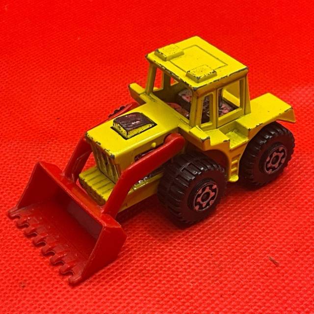 MB 1976 Superfast No. 29 Tractor Shovel Yell...