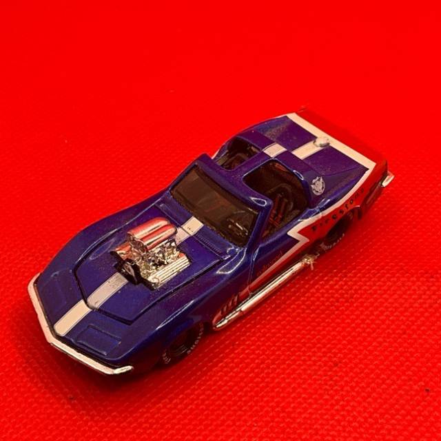 Maisto 1969 Corvette Purple and Red