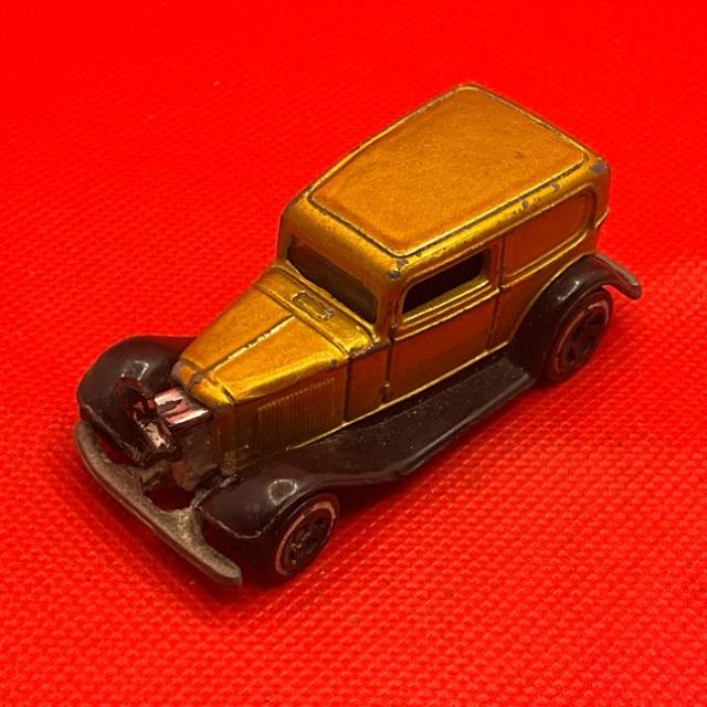 HL 1932 Gold Ford delivery 1988 Malaysia