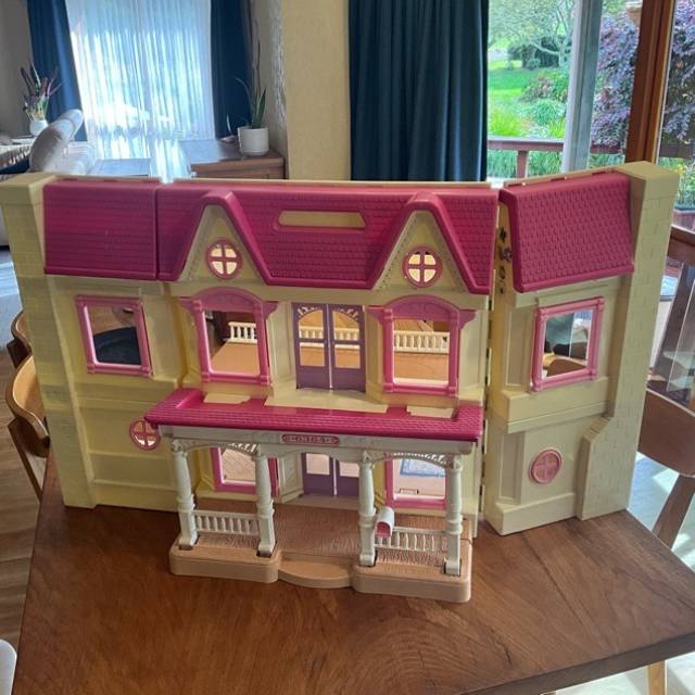 Fisher-Price Loving Family Dollhouse 1990s