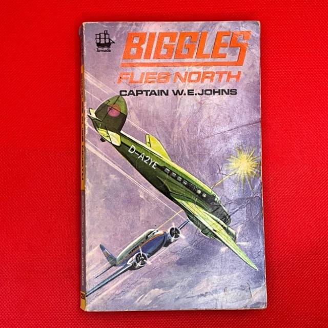 BIGGLES FLIES NORTH CAPTAIN W.E.JOHNS 1974