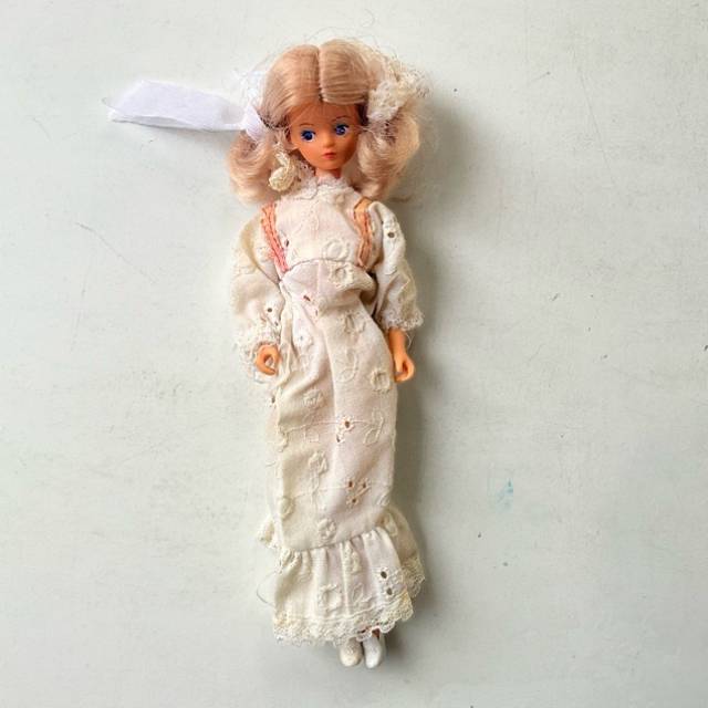 1970s Mary Quant Daisy doll, dressed in a lo...