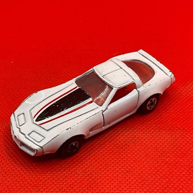 Road Champs White 1982 Corvette Stingray CHINA