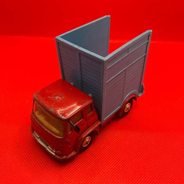 Corgi 503 Bedford Giraffe truck Chipperfields