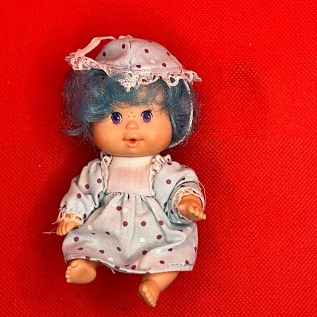 Kenner Berry Baby Blueberry Muffin Doll-Stra...