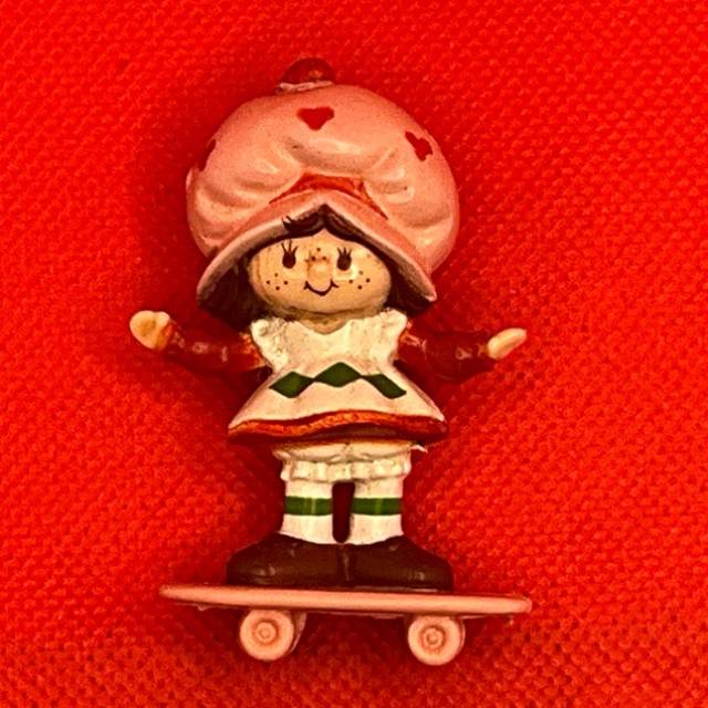 1982 Strawberry Shortcake STRAWBERRY SHORTCA...
