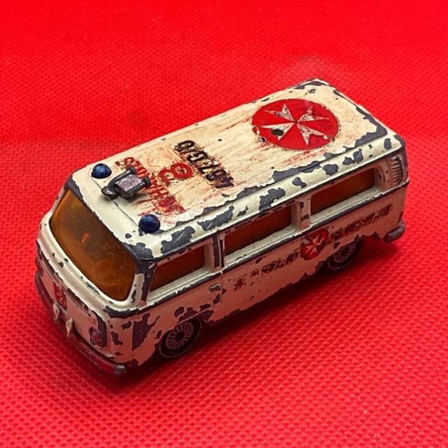 Siku 1619 Volkswagen T2 Malteser Ambulance