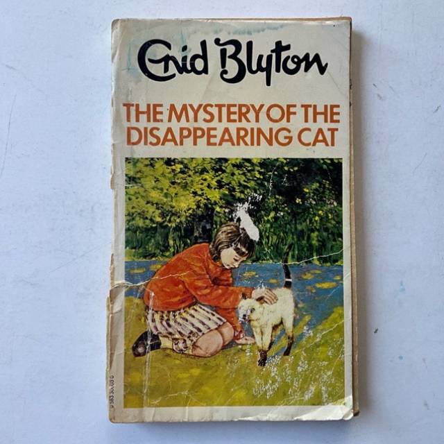 Enid Blyton THE MYSTERY OF THE DISAPPEARING...
