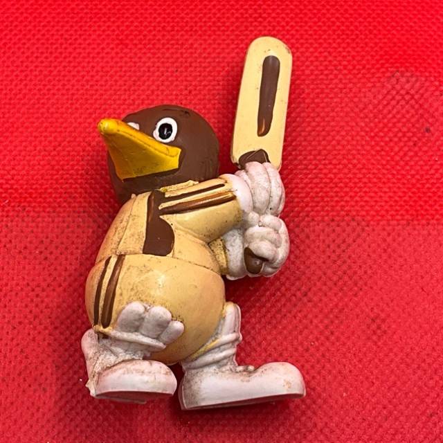 Kiwi Folk PVC figure CRICKET KIWI 1986