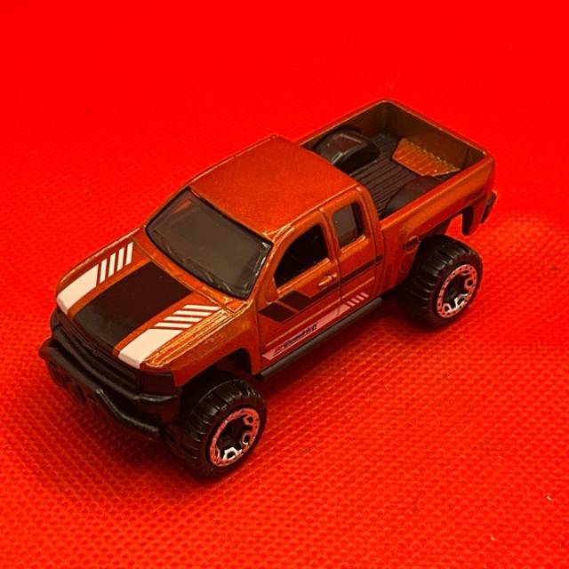 HL Orange Chevy Silverado Goodrich 2020 Mala...